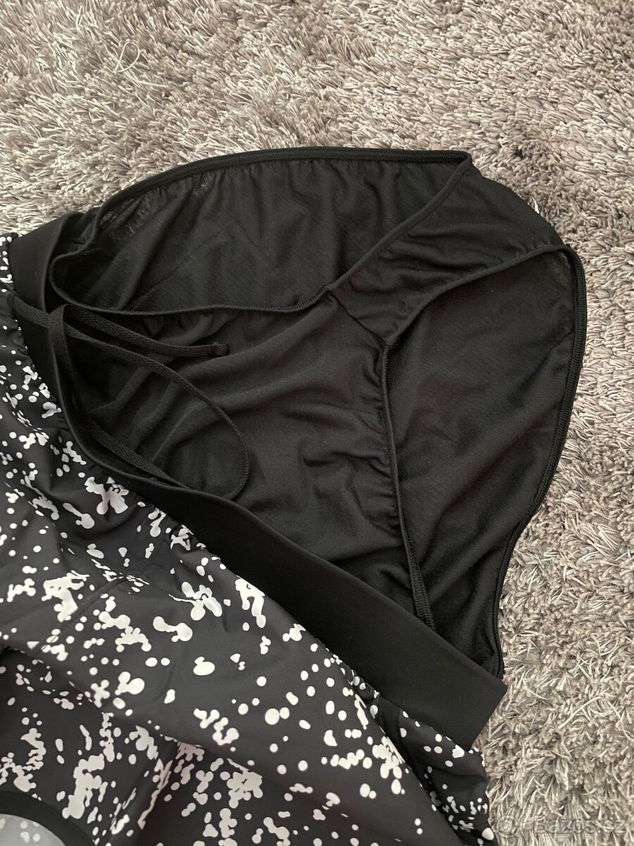 Nové sportovní kraťasy Under Armour XS - 7