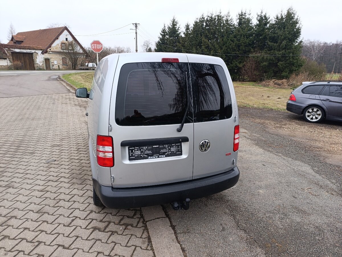 Volkswagen Caddy 1.6 TDi 75kw po servisu z.pneu TZ - 7