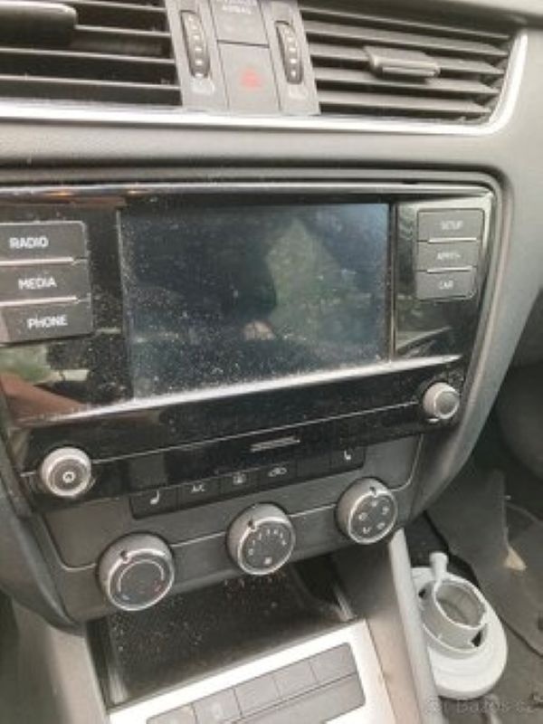 Prodám veškeré náhradní díly Škoda Octavia 3 bíla, červená - 7