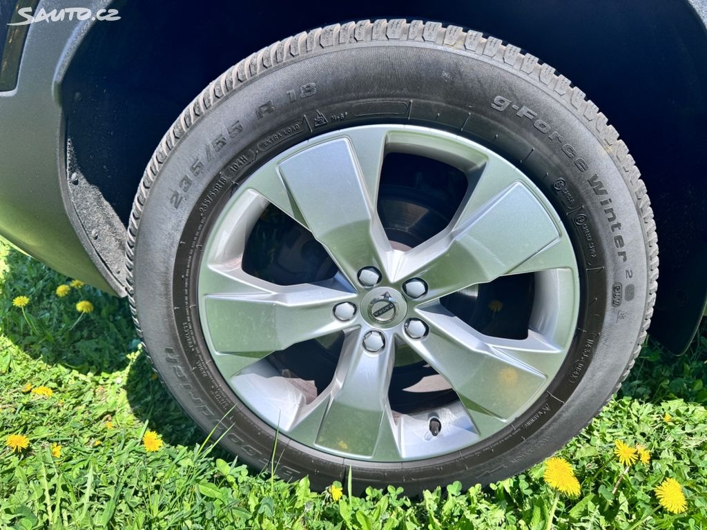 VOLVO XC 40 1.5 T2 MOMENTUM PRO, ODPOČET DPH - 7