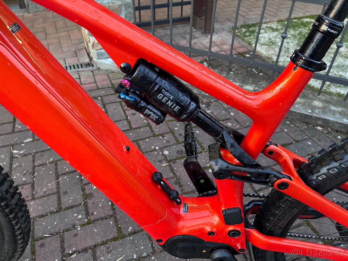 Prodám elektrokolo Specialized - 7