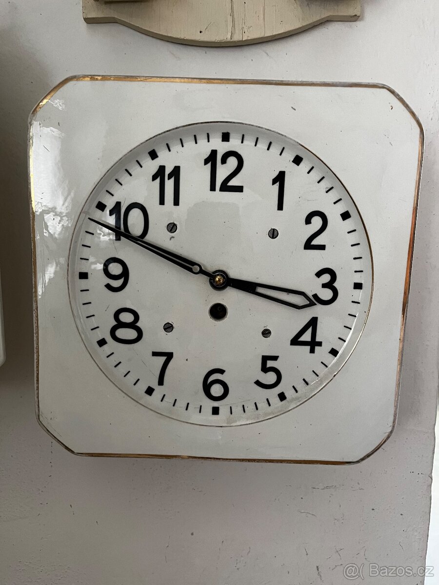 Kuchyňské nástěnné porcelanove, drevene a kovove hodiny - 7