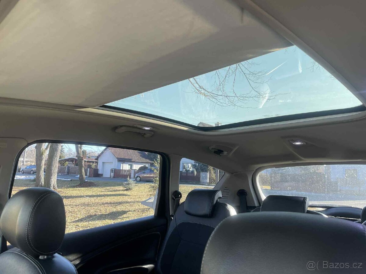 Ford S-Max 2.0 TDCI Titanium R.V 2011 7 míst - 7