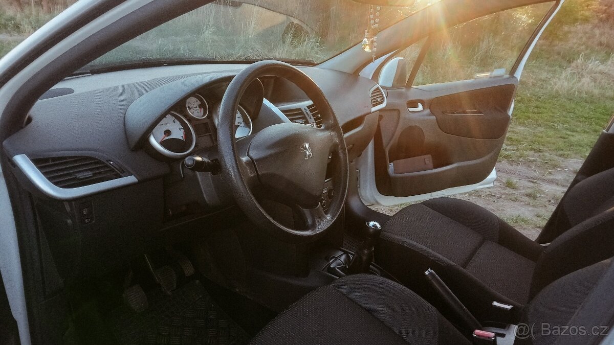 Peugeot 207sw - 7