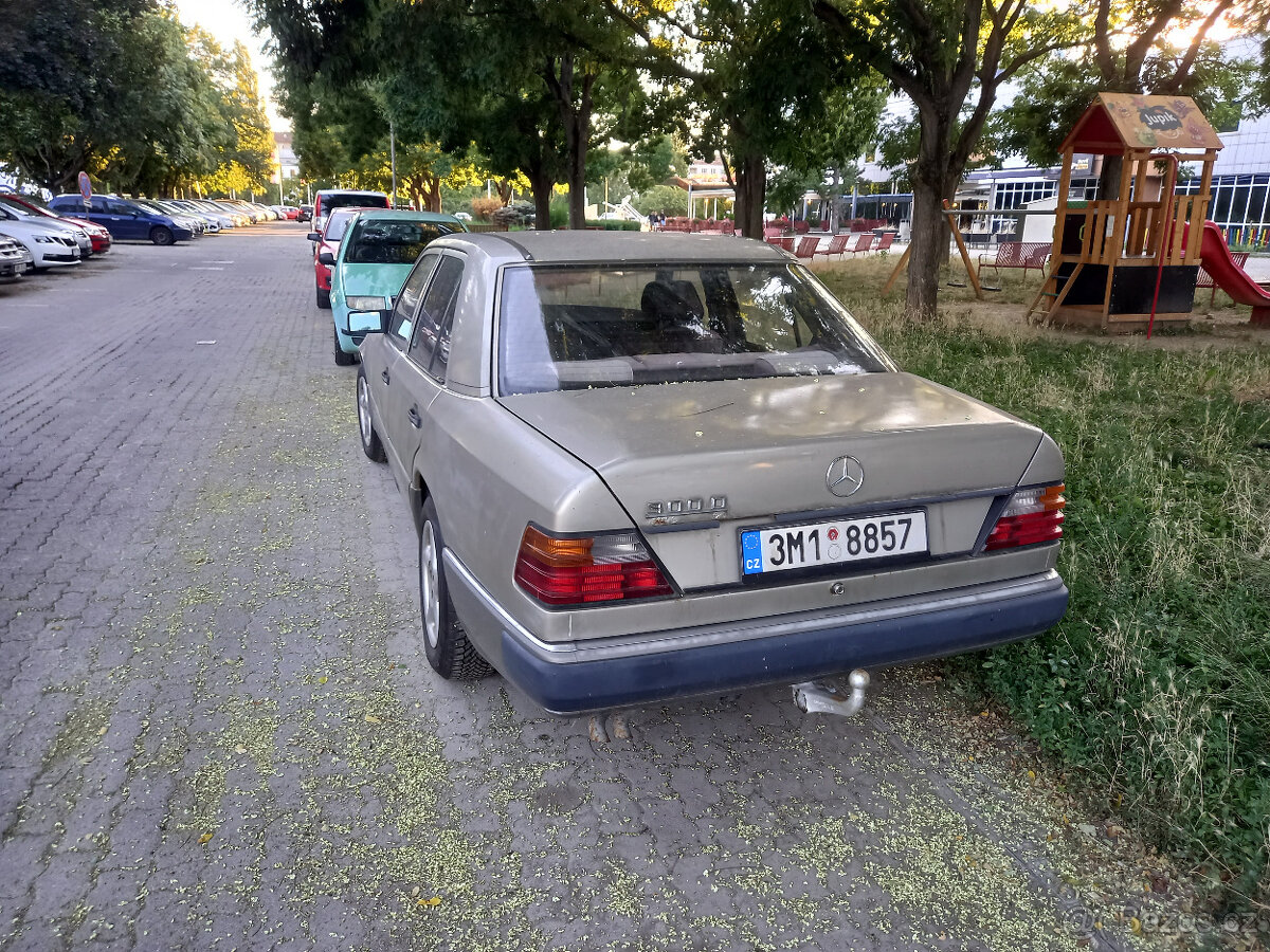 Mercedes W124, 3.0 D - 7