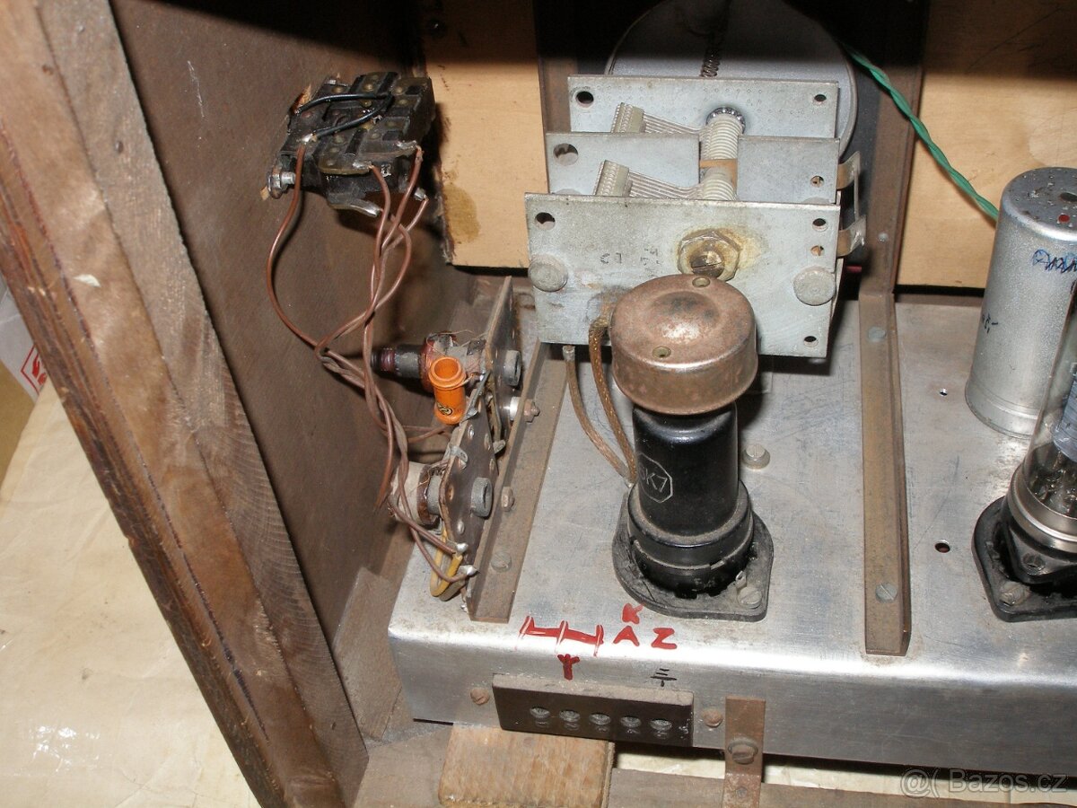 ELEKTRONKOVÉ RÁDIO - DVOULAMPOVKA - 7