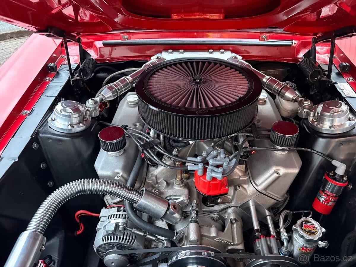 Krásný Ford Mustang Fastback z roku 1967 - 7