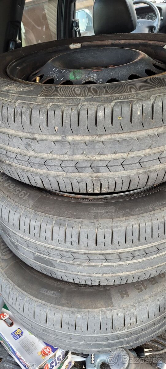 Prodám sadu plechových disků se letní pneu - 7