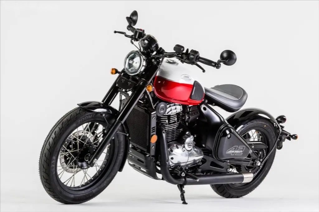 Jawa, 3,3 350 CL Bobber - 7