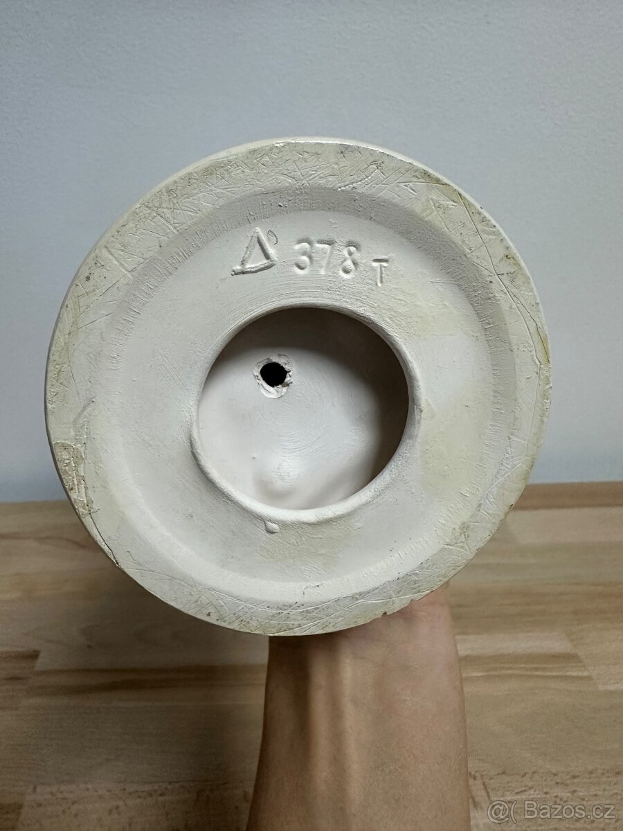 Soška chlapec s lodičkou - 7