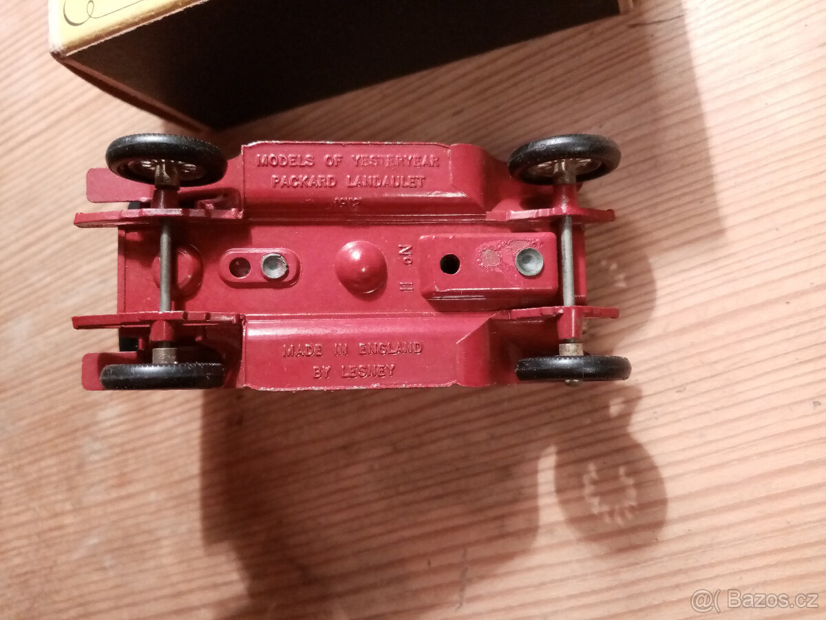 Autíčka Matchbox včetně krabičky - 7