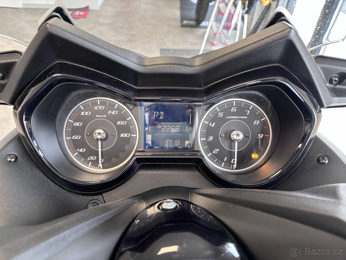Yamaha X-Max 400 - 7