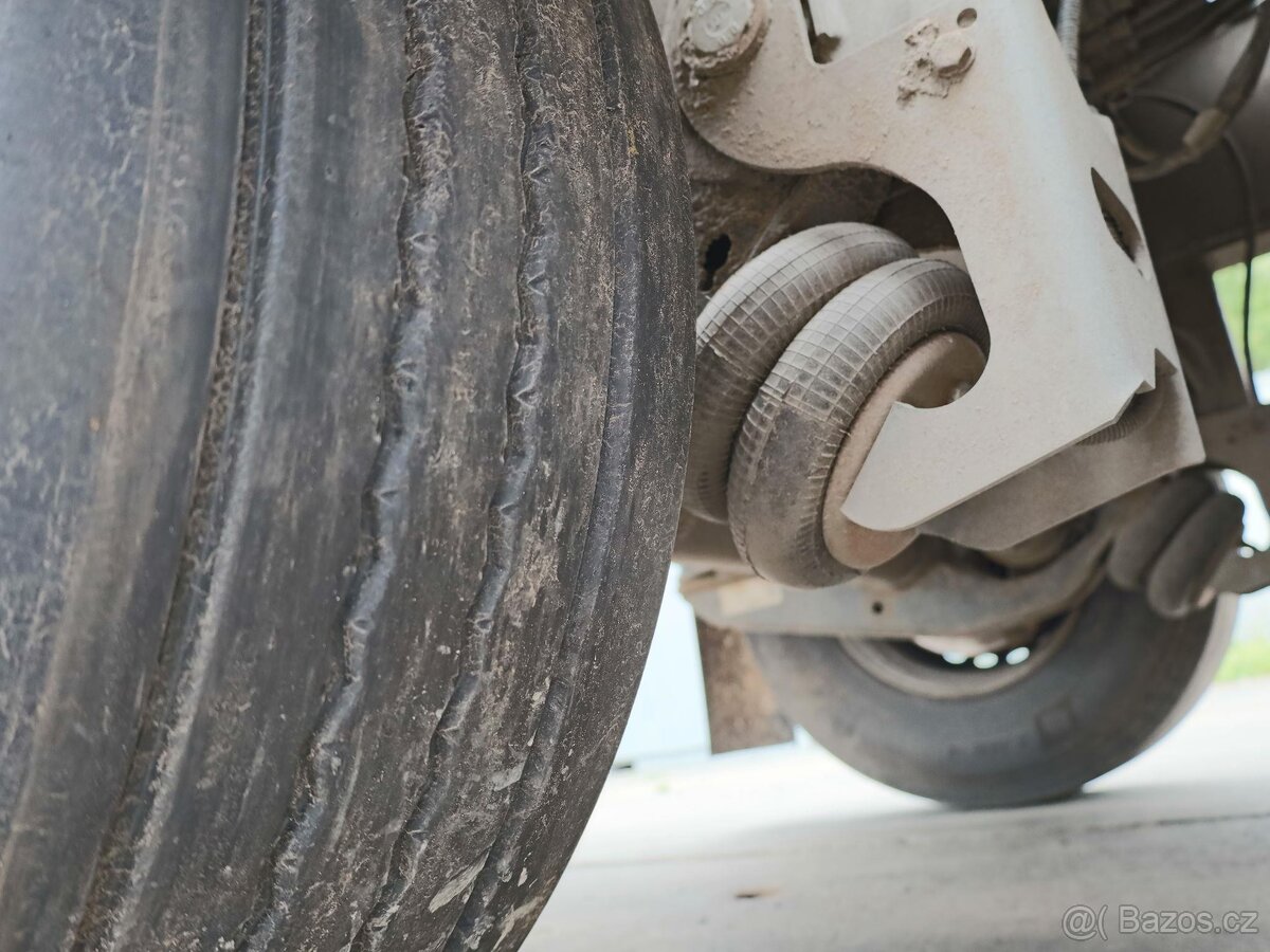 ZASŁAW D-651A, OSM PÁRŮ POSUVNÝCH KLANIC, DVĚ ZVEDACÍ NÁPRA - 7