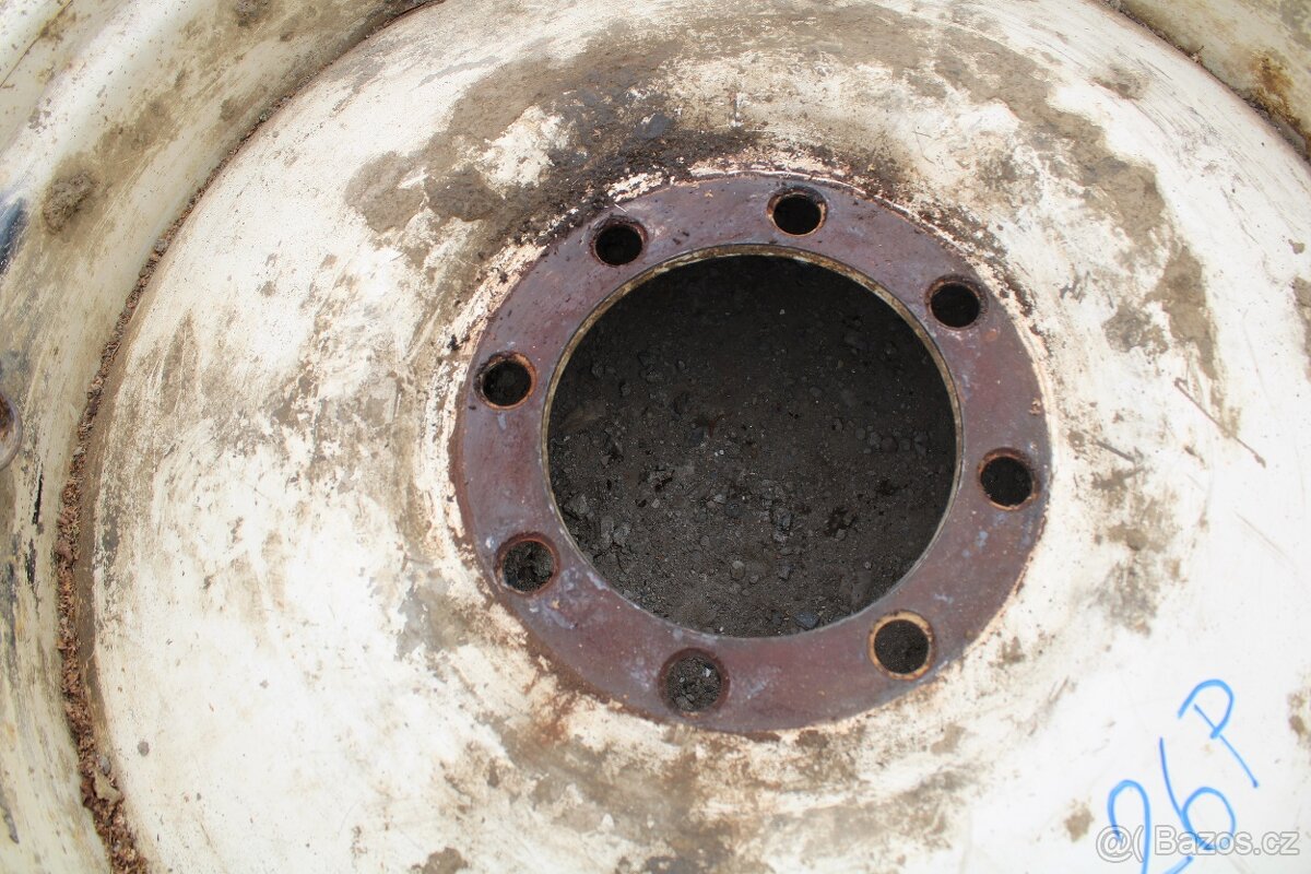 Zetor crystal zadní kola ráfky disky 18,4-34 16 pláten 3,5cm - 7