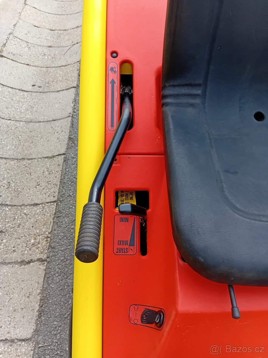 Prodám zahradní traktor Outils-wolf - 7