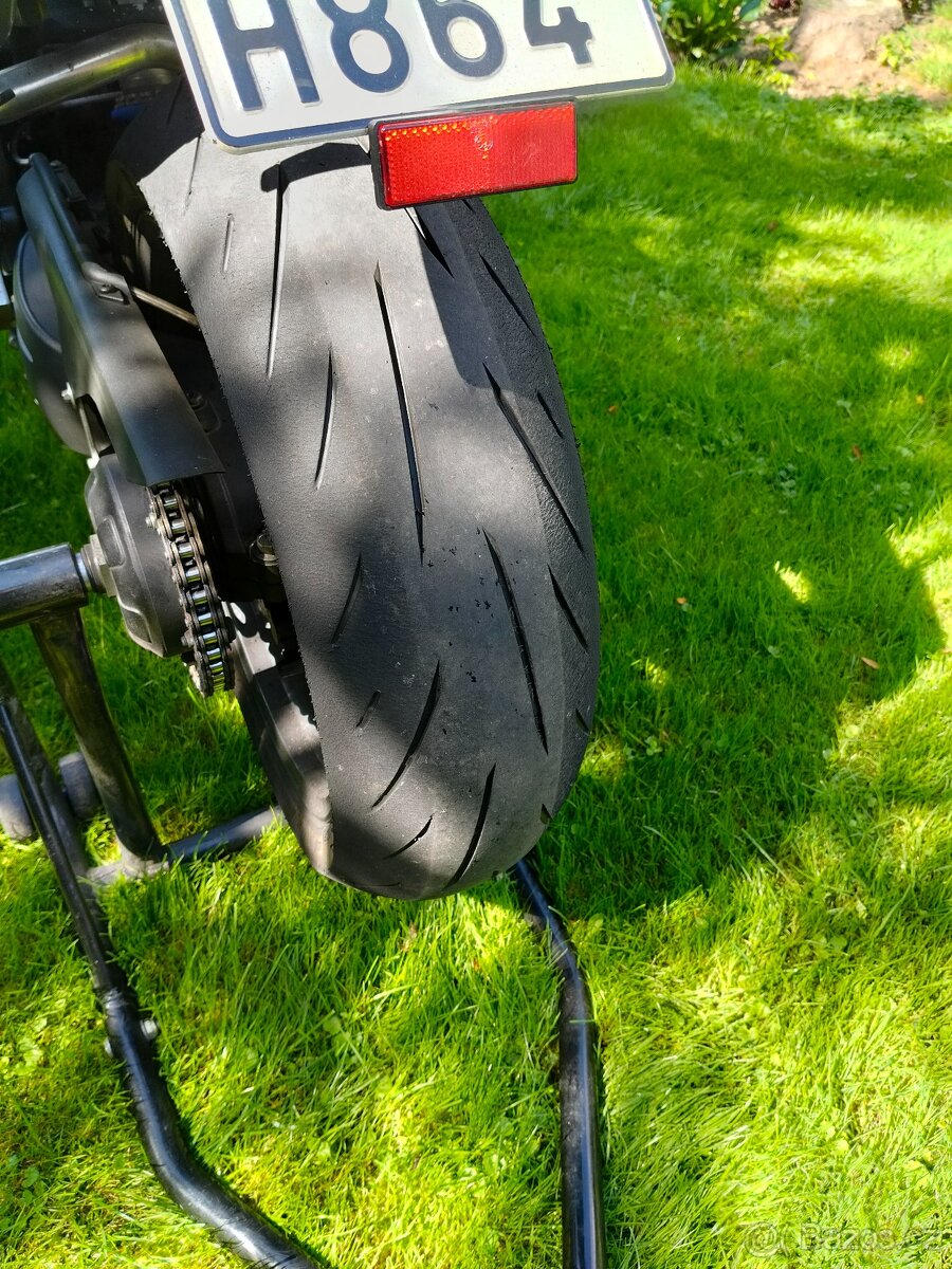 Triumph speed triple 1050 - 7