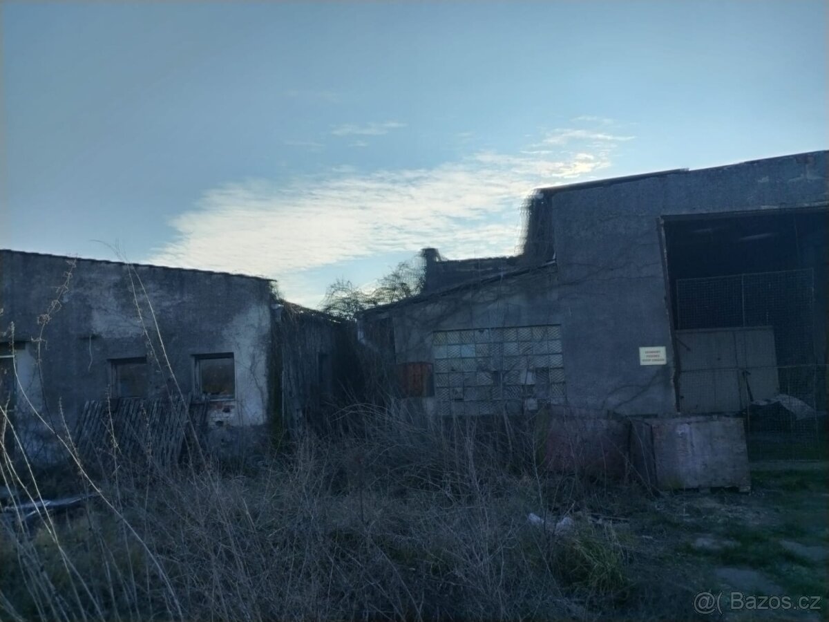 Prodej zemědělského objektu 5600 m² - 7