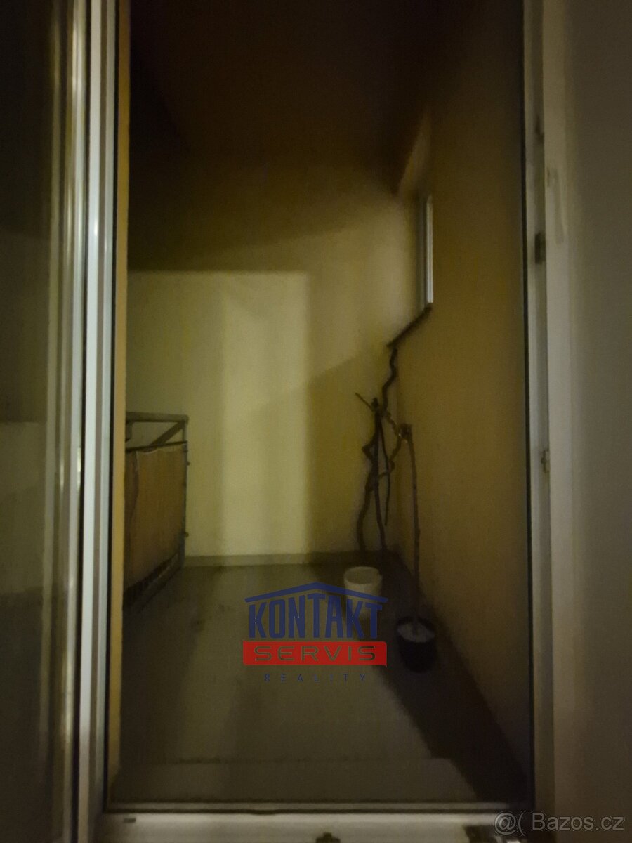 Pronájem bytu 2+kk 50 m² s balkónem a parkovacím stáním, Čes - 7