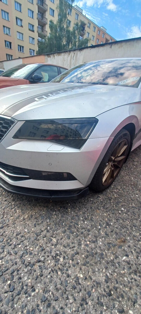 Mracitka SKODA SUPERB 3 - 7