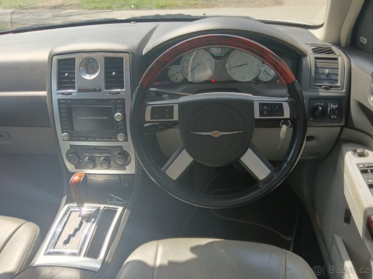 // CHRYSLER 300C SEDAN 3.0 CRD 2008 // DÍLY - 7