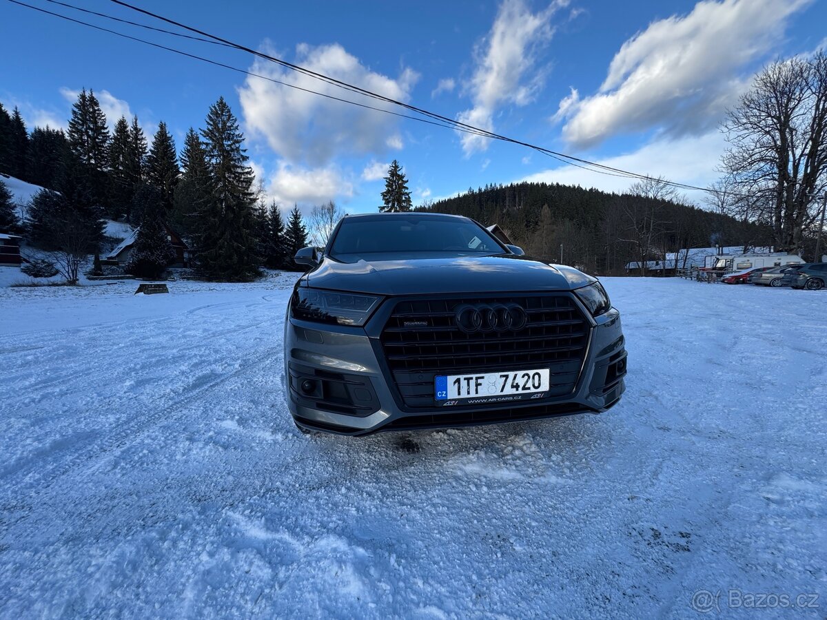 Audi Q7 S/S line, black edition, 8 TT, 7 míst - 7
