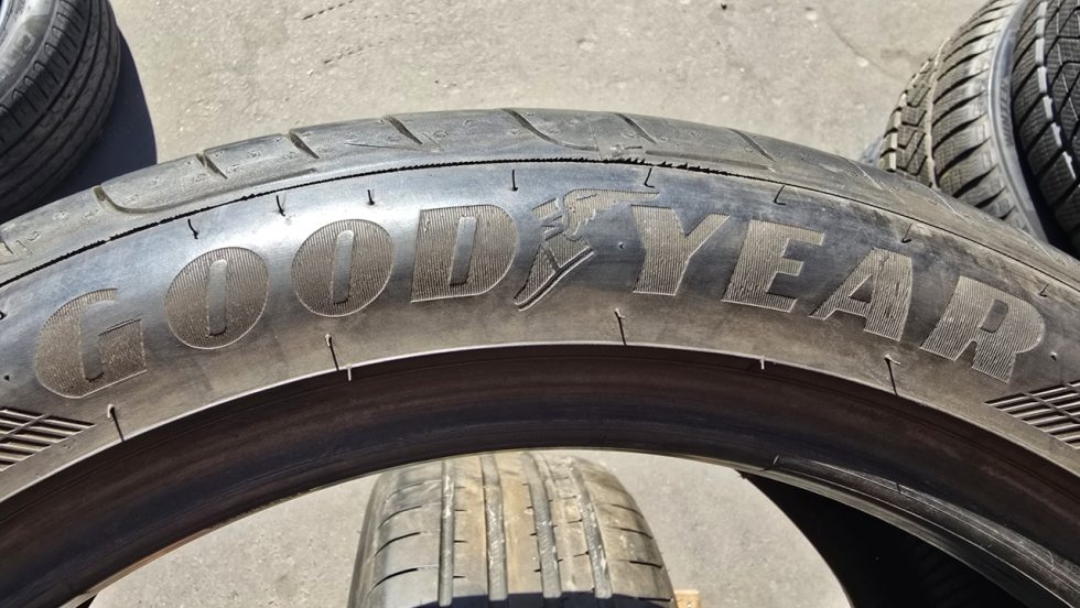 Letní pneu 235/45/17 Good Year - 7