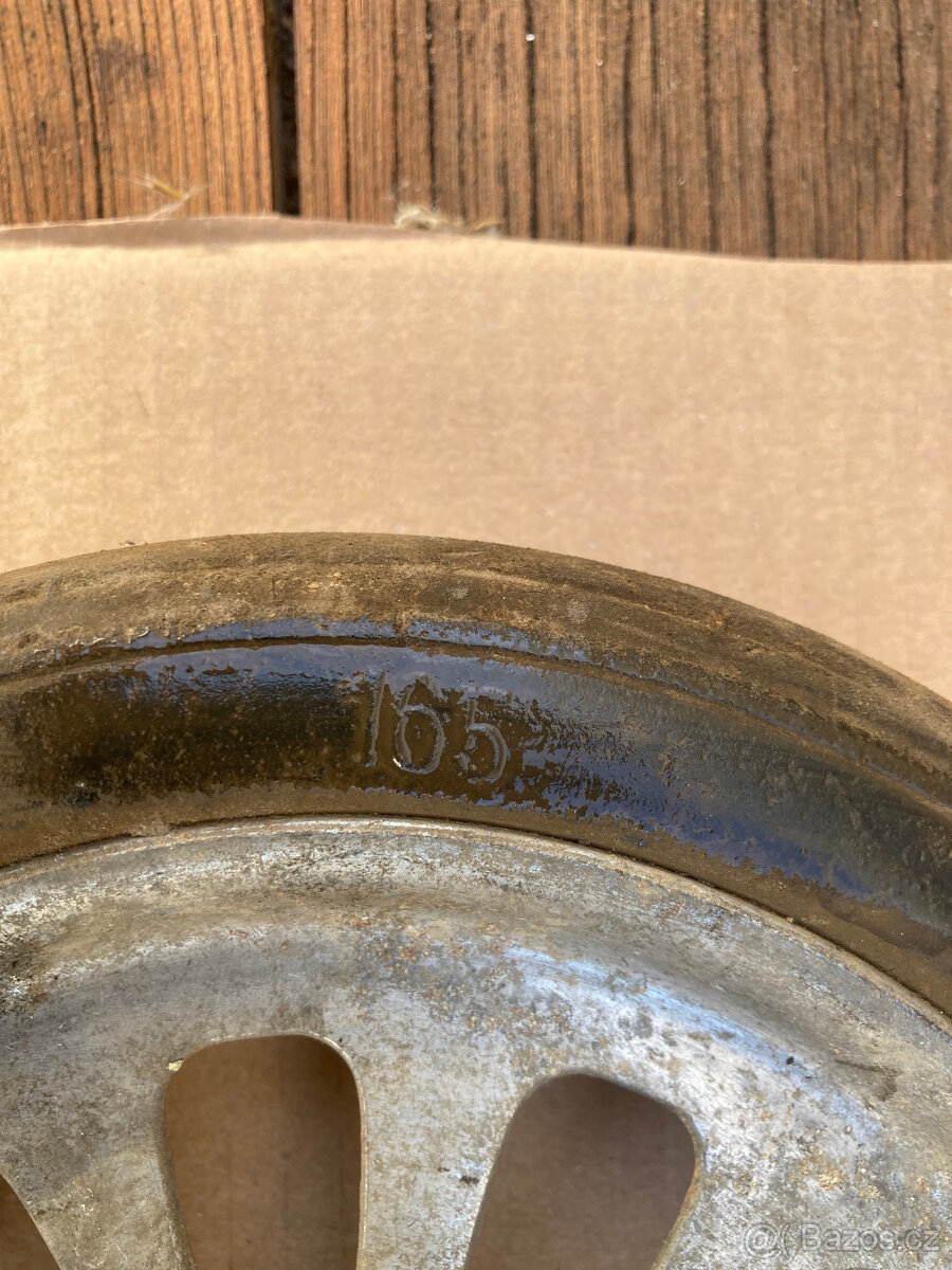 Stará kolečka k dětskému kočárku, pár 500 kč s poštou - 7