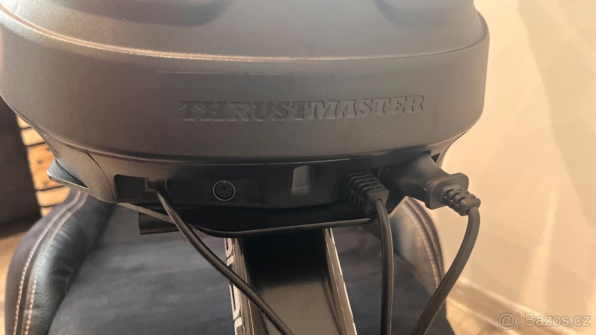 Playseat a Thrustmaster T300 - 7