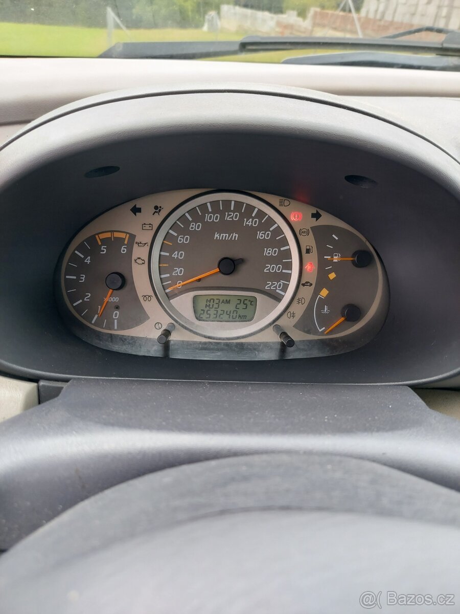 Nissan Tino 2,2 disel - 7