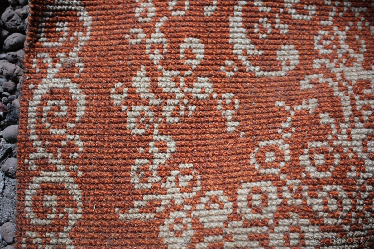 Koberce použité i nějaké nové, různé rozměry - 7