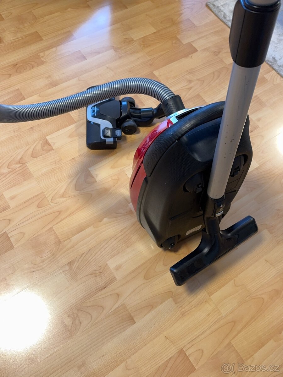 vysavač Rowenta RO7473EA Silence Force Allergy+ - 7