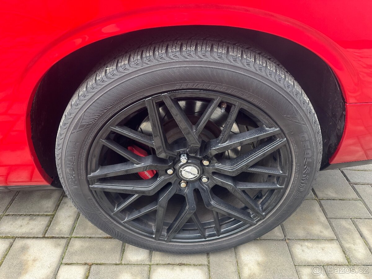 DODGE CHALLENGER SRT 6,1 - 7