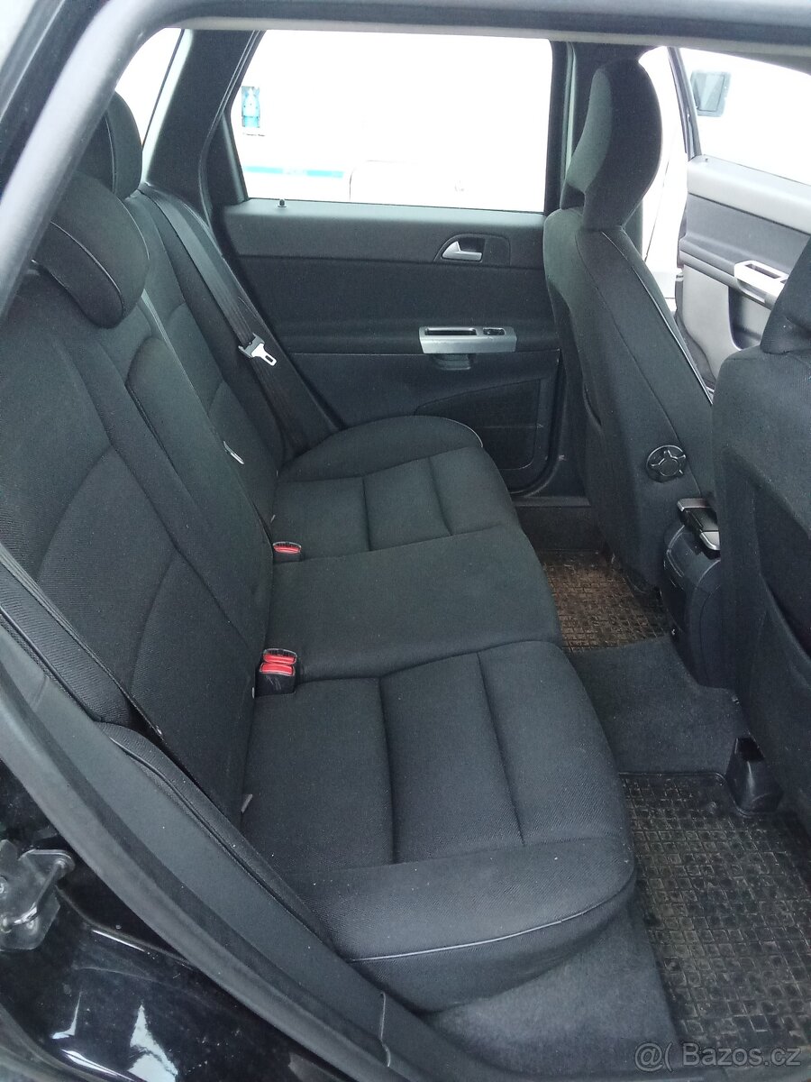 Prodám Volvo v50 plně pojízdné - 7