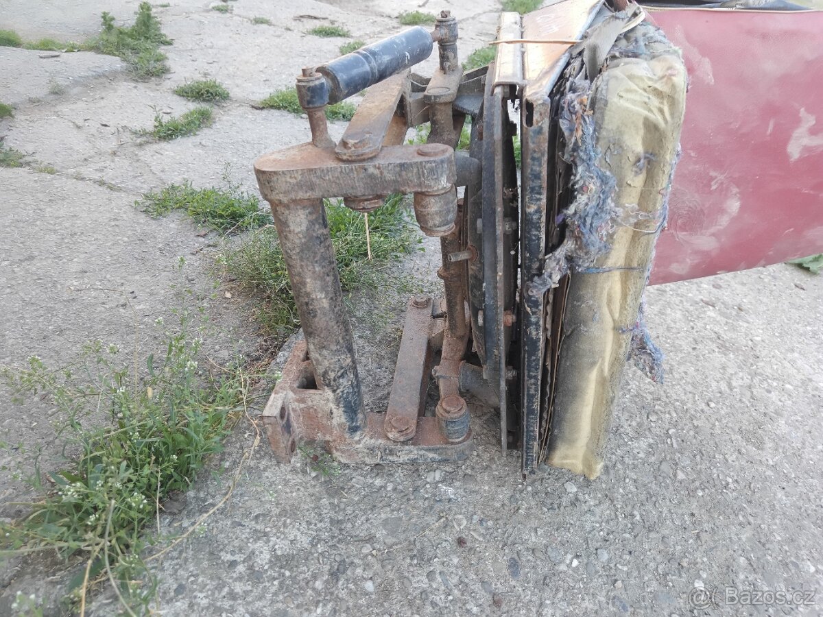 Sedačka Zetor - 7