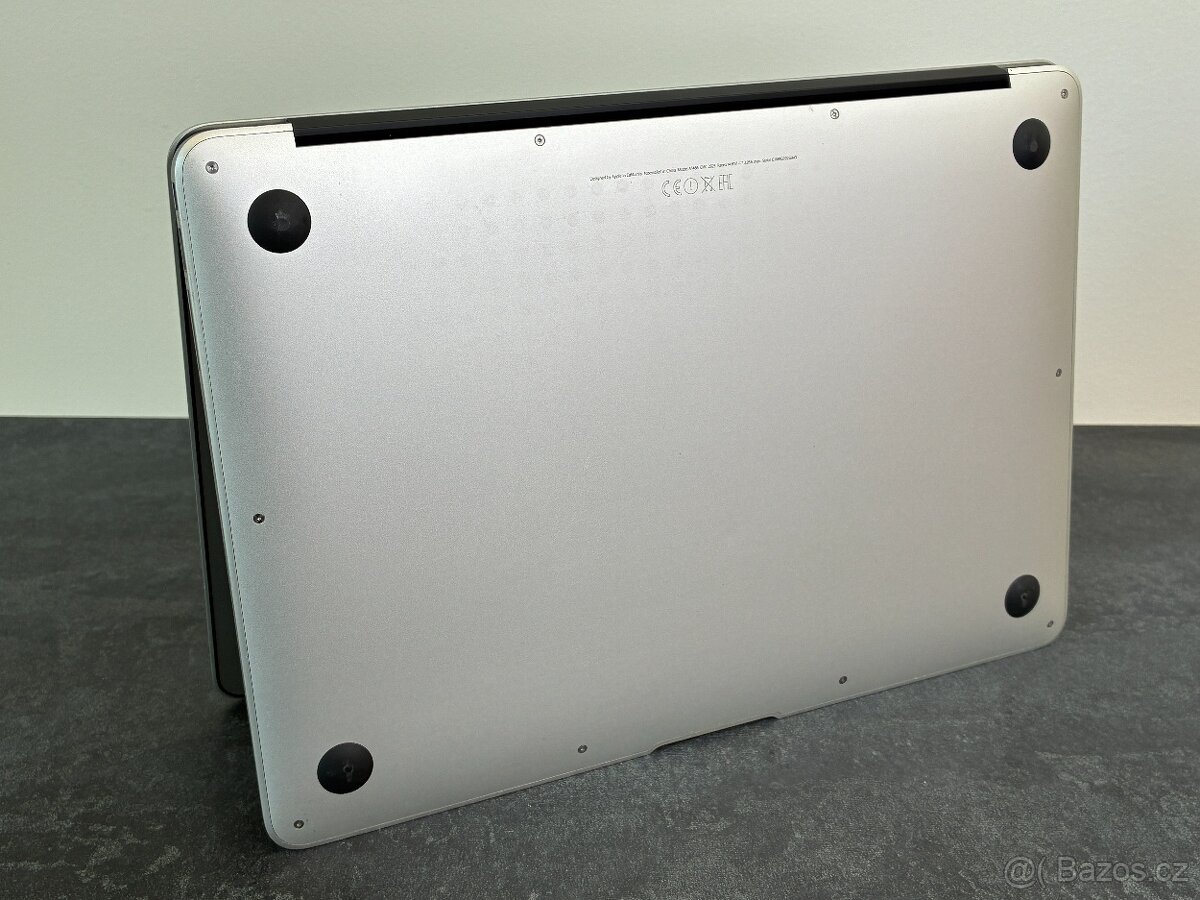 MacBook Air 13'' 2015 / i5 / 8GB / 128GB SSD - DPH - 7