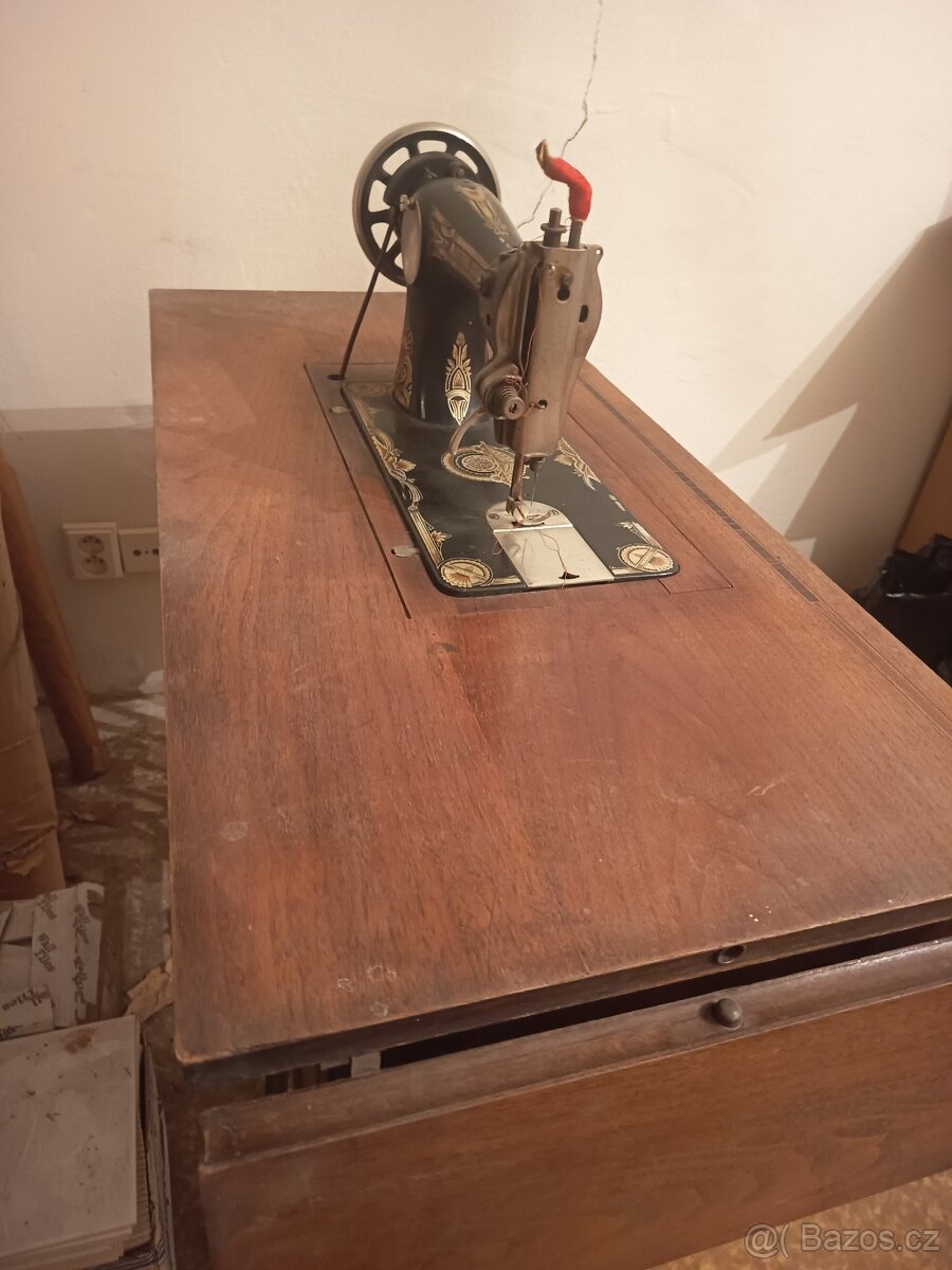 Prodám Šicí stroj MINERVA BOBBIN - zachovalý - 7