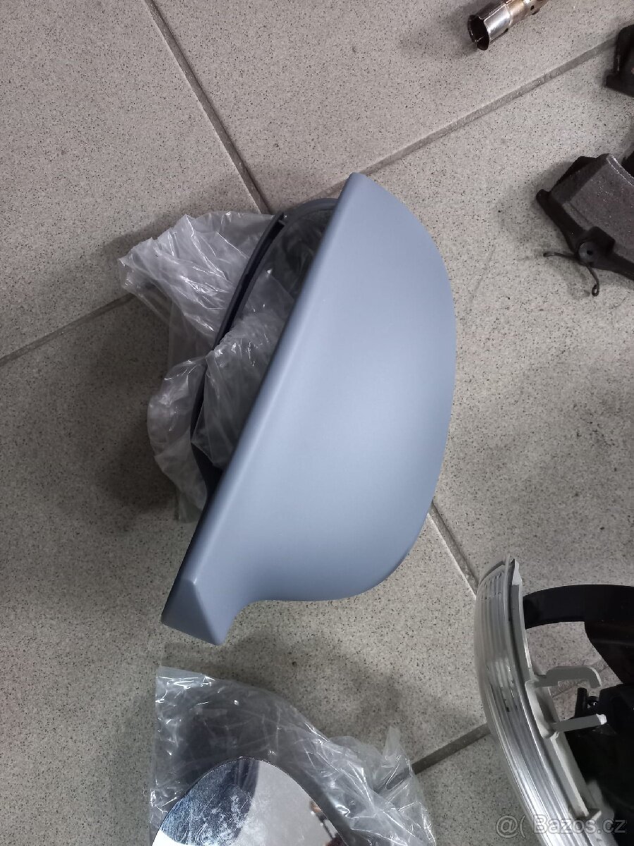 Škoda Superb1 - Díly- Zrcátko - Intercoler atd - 7