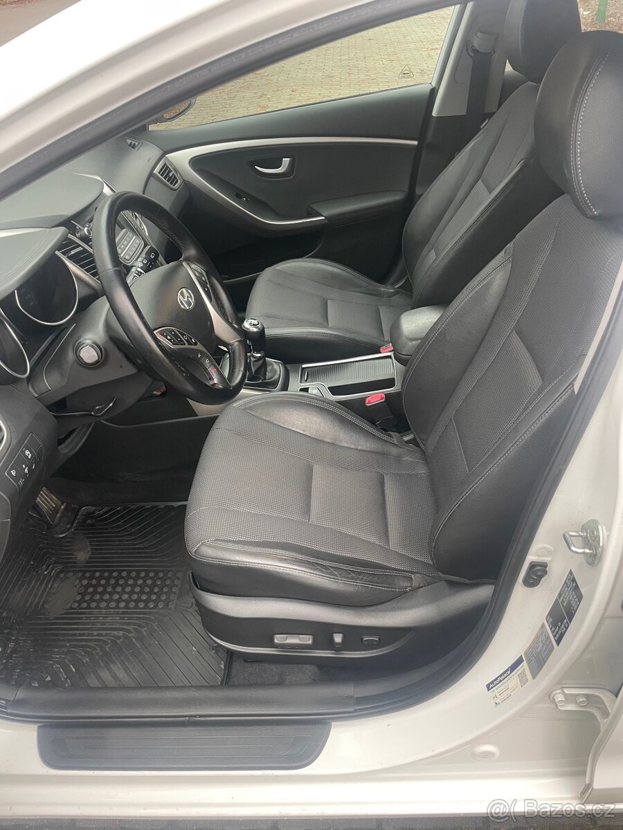 HYUNDAI i30 1.6 crdi 81kw STYLE - 7