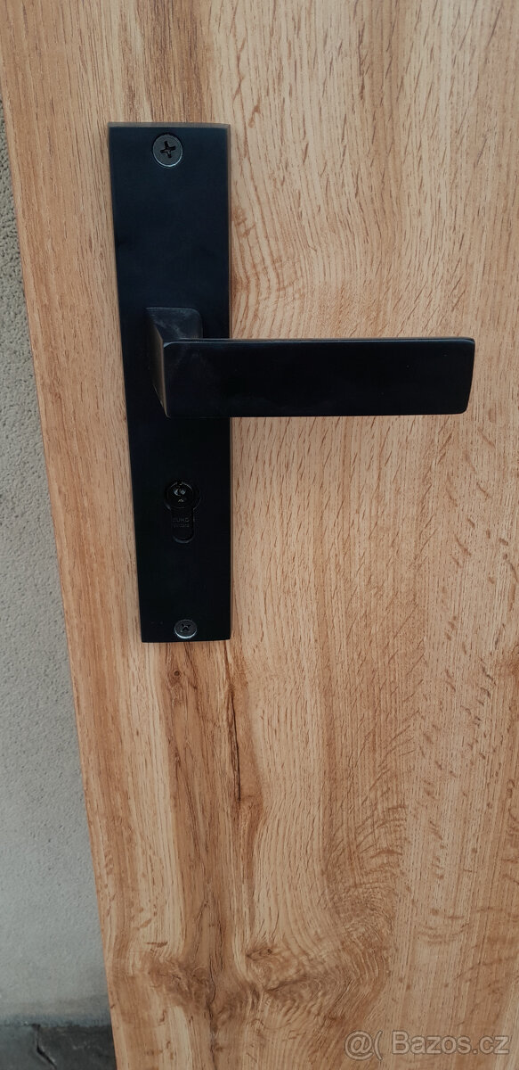 VCHODOVÉ DVEŘE 80,PRAVÉ VÍŠKA 195 CM KOMPLET VIZ. FOTO - 7