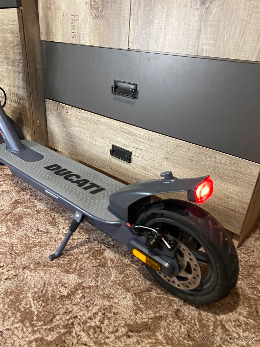 Elektrokoloběžka Ducati PRO-I EVO - 7