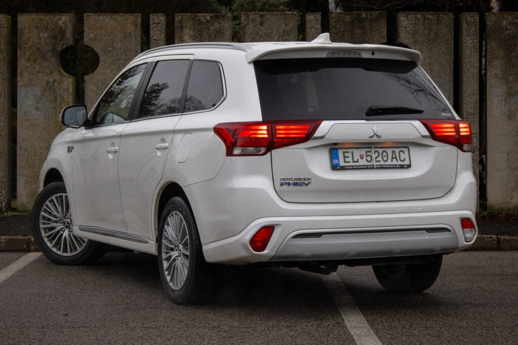 Mitsubishi Outlander 2.4l PHEV CVT - 7