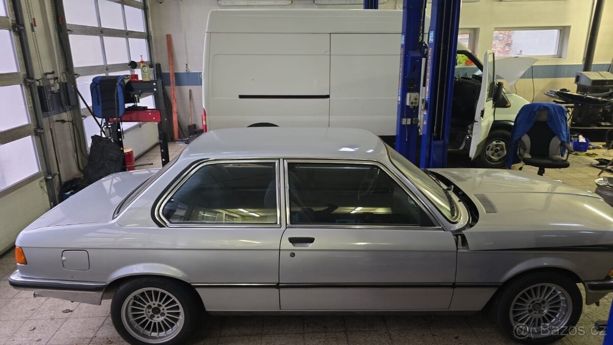 Prodám BMW e21 323i, 1981, manuál, 195 tisíc najeto - 7