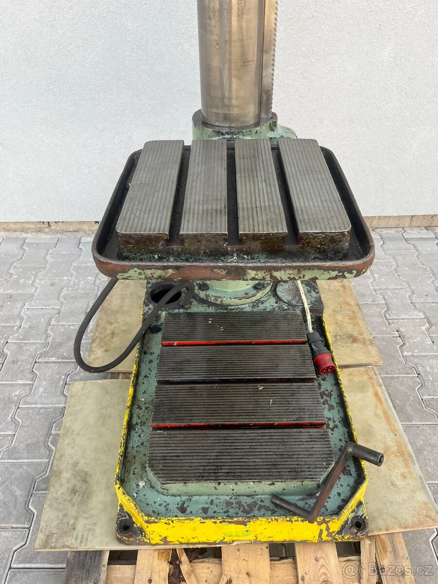 Sloupová vrtačka BK 32 - 7