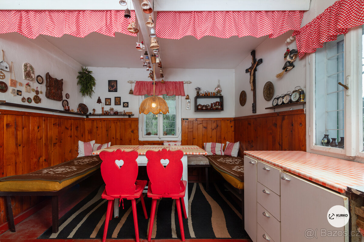 Roubená chalupa s pozemky o výměře 21.245m2 v obci Morávka - - 7