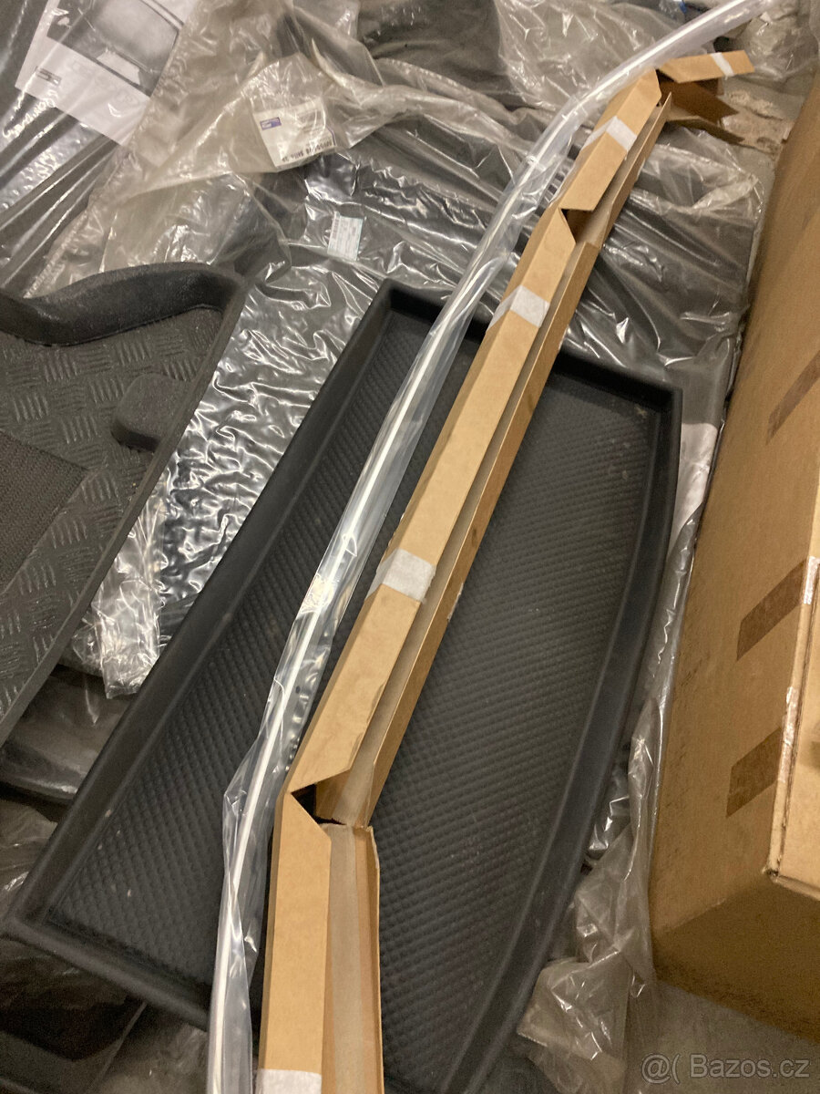 Audi A3/S3/RS3 Středový tunel, prahy, lišta střechy - 7