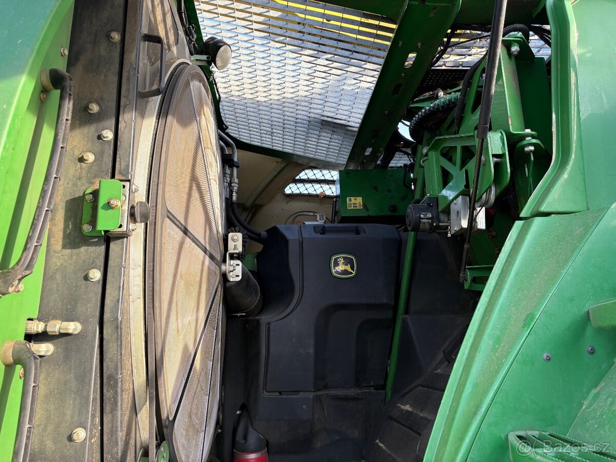 sklízecí řezačka John Deere 8600i - 7