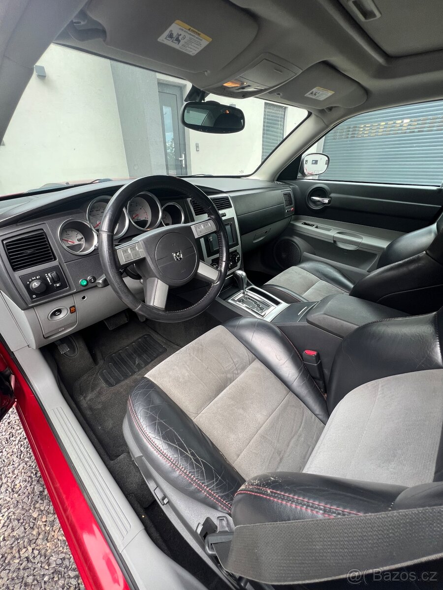Dodge Charger 6.1 SRT-8 - 7