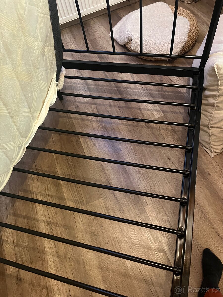 Černá kovová postel/pohovka - 7