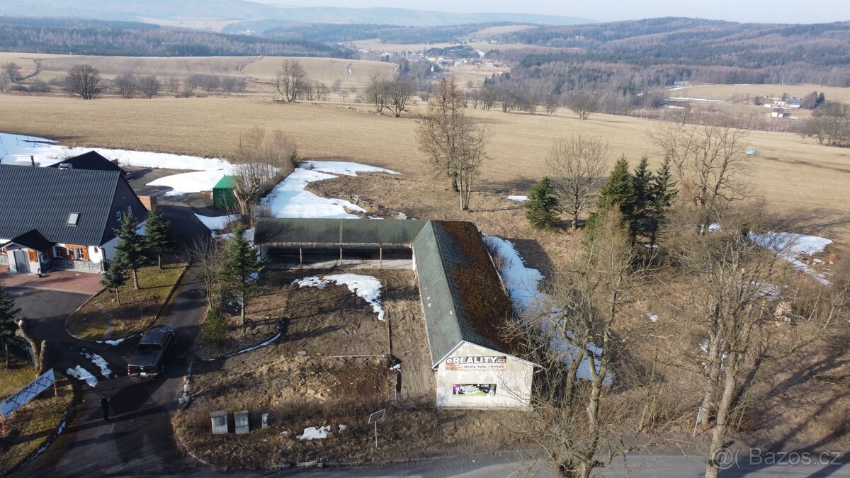 Pozemek s základem na barák a projektem - 7