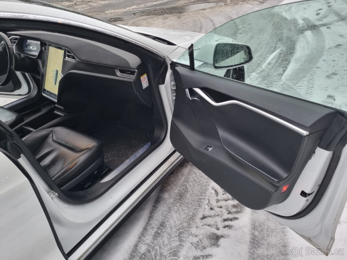 Tesla S Performance - 7